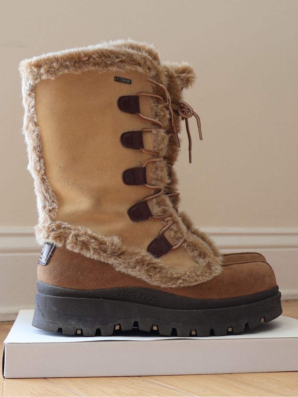 Vintage Y2K Skechers Outdoors Lace Up Fur Trim Platform Boots Sz 7 Granola Girl
